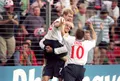 Пол Скоулз, Дэвид Бекхэм и Майкл Оуэн на чемпионате Европы по футболу. Стадион «Филипс», Эйндховен (Нидерланды). 2000