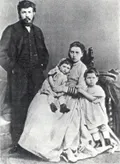 Аделаида Симонович с детьми и мужем. 2-я половина 19 в.