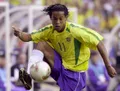 Полузащитник сборной Бразилии Роналдиньо во время матча чемпионата мира по футболу против сборной Турции. Улсан (Южная Корея). 2002