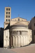 Апсида церкви Санта-Мария-делла-Пьеве в Ареццо. 13 в.