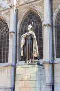 Эгид Ромбо. Памятник кардиналу Мерсье у собора Святого Михаила и Святой Гудулы, Брюссель