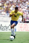 Защитник сборной Бразилии Кафу во время финального матча чемпионата мира по футболу против сборной Италии. Пасадина. 1994