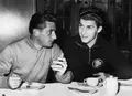 Игроки сборной Германии по футболу братья Фриц и Оттмар Вальтеры. 1950-е гг.