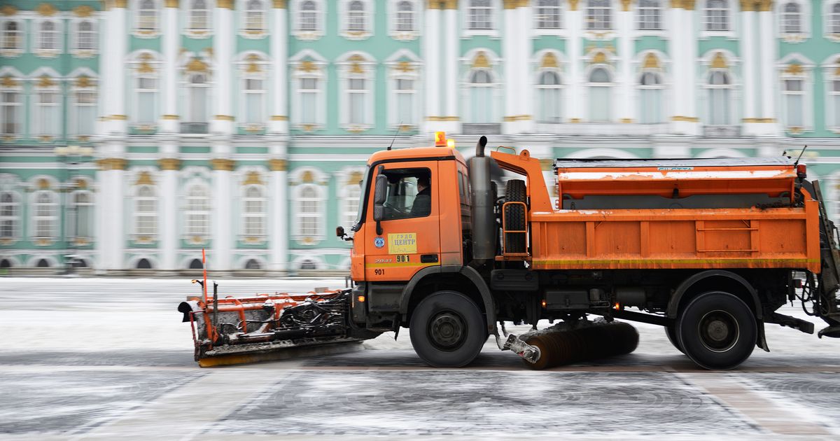 Специальный автотранспорт для очистки канализационных колодцев и выгребов