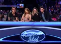 Судьи телешоу «American Idol» Кит Урбан, Дженнифер Лопес, Келли Кларксон и Гарри Конник младший. Лос-Анджелес. 2016