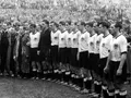 Игроки сборной Германии после победы над сборной Венгрии на чемпионате мира по футболу. Берн. 1954