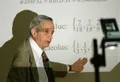 Джон Форбс Нэш читает лекцию по теории игр в Гонконгском университете. 18 февраля 2003