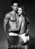 Марк Уолберг и Кейт Мосс в рекламной кампании нижнего белья Calvin Klein. 1992