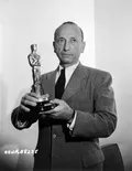 Майкл Кертиц с премией «Оскар». 1944