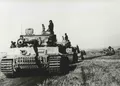 Колонна тяжелых немецких танков Pz.Kpfw. VI (Tiger) на марше. Украина. Лето 1944