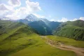 Гора Казбек на Центральном Кавказе (Грузия)