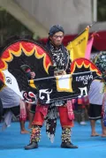 Фестивальное исполнение танца (без транса) на фестивале Джатилана в Особом округе Джокьякарта (Индонезия). 2018