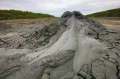 Один из грифонов грязевого вулкана Шуго (Краснодарский край)