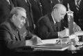 Леонид Брежнев и Янош Кадар подписывают совместное Заявление о дальнейшем развитии дружбы и всестороннего сотрудничества между КПСС и ВСРП, СССР и Венгерской Народной Республикой. Будапешт. 1 июня 1979
