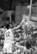 Александр Белостенный (справа) во время матча СССР – Югославия на Играх XXIV Олимпиады. Сеул. 1988