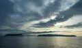 Остров Ратманова (Чукотский автономный округ, Россия) и остров Крузенштерна (штат Аляска, США) в Беринговом проливе