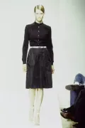 Модель женской одежды модного дома Prada. Дизайнер: Миучча Прада. Коллекция весна/лето 1995