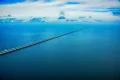 Железобе­тонный ба­лоч­ный мост че­рез озеро По­ншар­трен (США)