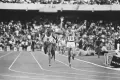 Мухаммад Гаммуди финиширует первым на дистанции 5000 м на Играх XIX Олимпиады в Мехико. 1968