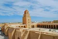 Большая мечеть, Кайруан (Тунис). Основана в 670 Укбой ибн Нафи