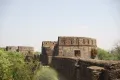 Руины стен форта Ахмаднагар (штат Махараштра, Индия)