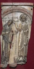 Резная пластина с изображением Христа, благословляющего императора Константина VII Багрянородного на царство. Византия. Ок. 945