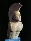 Бюст спартанского воина, возможно, изображающий царя Леонида, из святилища Афины в Спарте. 490–480 до н. э. 