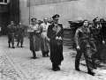 Арест Карла Дёница, Альфреда Йодля и Альберта Шпеера британскими солдатами. Май 1945