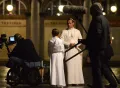 Джуд Лоу в роли папы Римского на площади Сан-Марко во время ночных съёмок первого сезона сериала «Молодой Папа». Создатель Паоло Соррентино. 2016