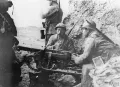 Французские солдаты с захваченным немецким пулемётом. Верден. 1916