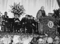 Уинстон Черчилль выступает с речью «Мускулы мира»