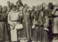 Монголы. Женщины в традиционных костюмах