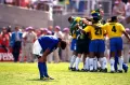 Роберто Баджо не смог забить решающий гол в серии послематчевых пенальти в финале чемпионата мира по футболу. Стадион «Роуз Боул», Пасадина (США). 1994