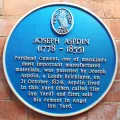 Мемориальная доска, установленная в честь Джозефа Аспдина в Лидсе (Англия)