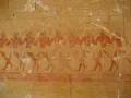 Заупокойный храм Хатшепсут. Процессия воинов на стене южного портика нижней террасы