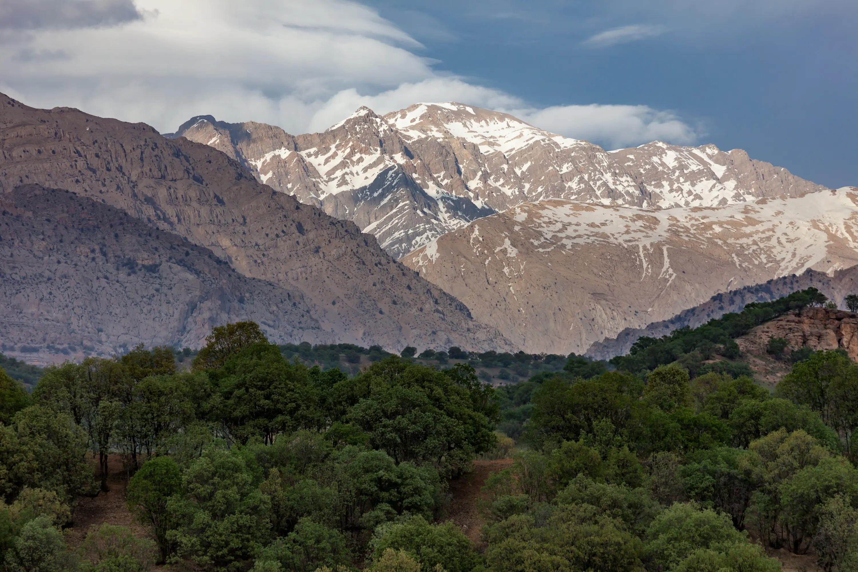 Нагорья рядом с Тегераном. Иранской горы кухи-Намак,. Название нагорья около Тегерана. Природные зоны армянского нагорья.