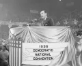 Эдлай Стивенсон во время предвыборной кампании 1956