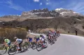 Велогонщики преодолевают перевал Пордои. 2016