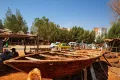 Производство деревянной лодки в Омдурмане (Судан)