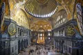 Интерьер храма Святой Софии в Константинополе (Стамбул). 532–537. Архитекторы Анфимий из Тралл, Исидор из Милета