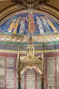 Апсида церкви Санта-Чечилия-ин-Трастевере (1-я четверть 9 в.) и киворий работы Арнольфо ди Камбио (1293), Рим