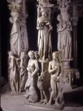 Джованни Пизано. Кариатиды, поддерживающие кафедру Пизанского собора. 1302–1310