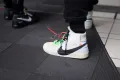 Кроссовки с кабельной стяжкой, созданные в коллаборации Off-White и Nike. Неделя моды в Токио. 2018