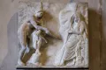 Одиссей расспрашивает Тиресия в царстве мёртвых. Изображение на рельефе. Конец 1 в.