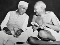 Джавахарлал Неру и Махатма Ганди. 1946