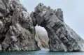 Скалы на острове Геральд в Чукотском море; заповедник Остров Врангеля (Чукотский автономный округ, Россия)