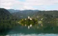 Бледское озеро. Церковь Успения Девы Марии на острове Блед (Словения)