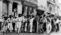 Жители Гаваны празднуют свержение диктатуры Херардо Мачадо-и-Моралеса. 12 августа 1933
