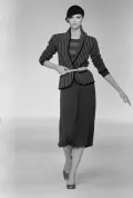 Модель женской одежды. Дизайнер Тед Лапидус. Коллекция осень/зима 1980