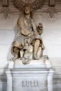 Памятник Жан-Батисту Люлли в холле Парижской оперы